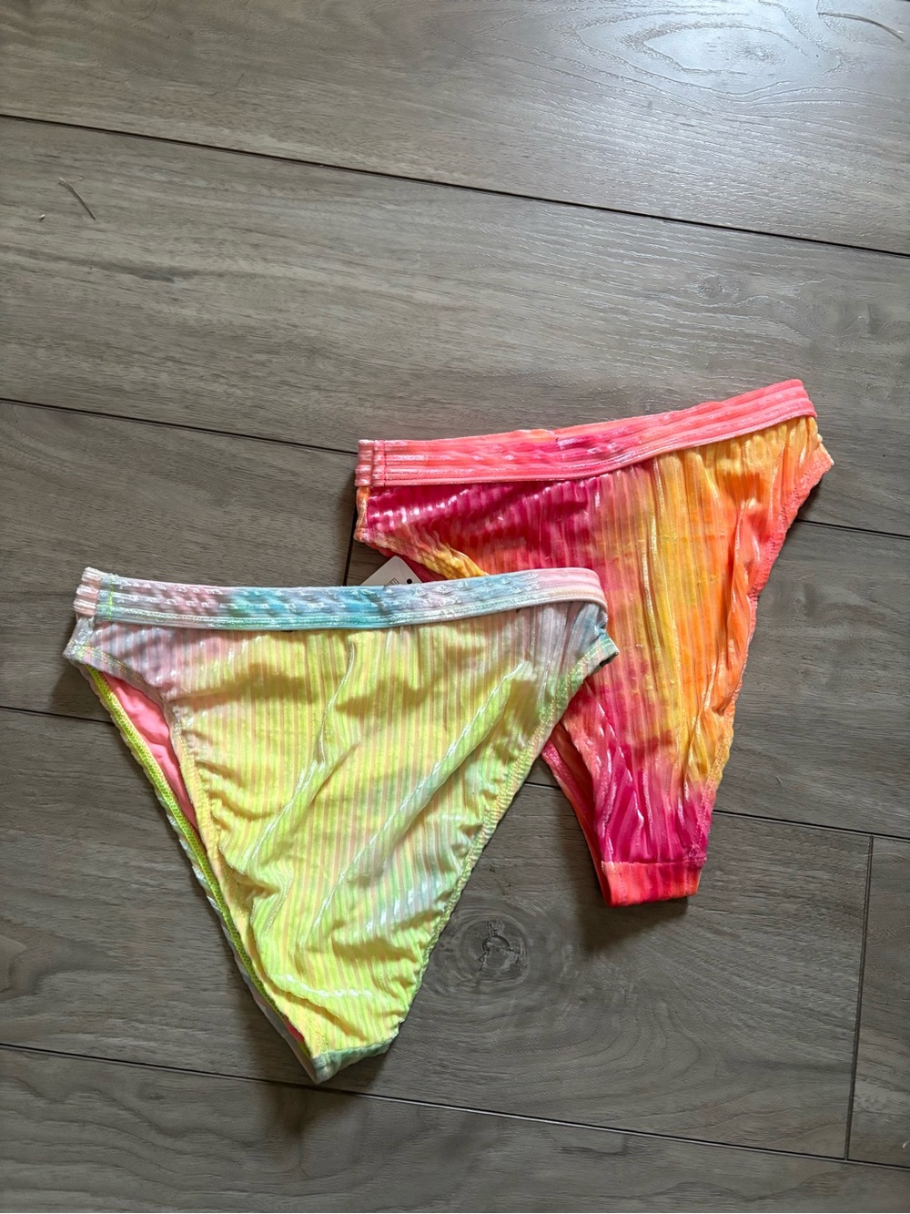 Dippin Daisys Tie-Dye Ribbed Bikini Bottom bundle